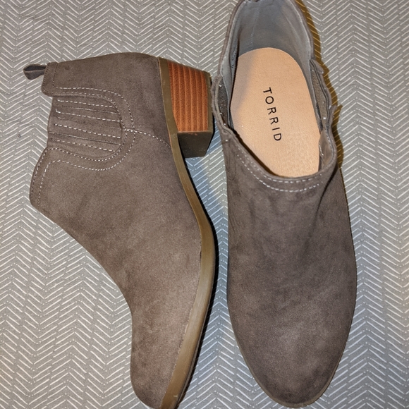 torrid grey boots